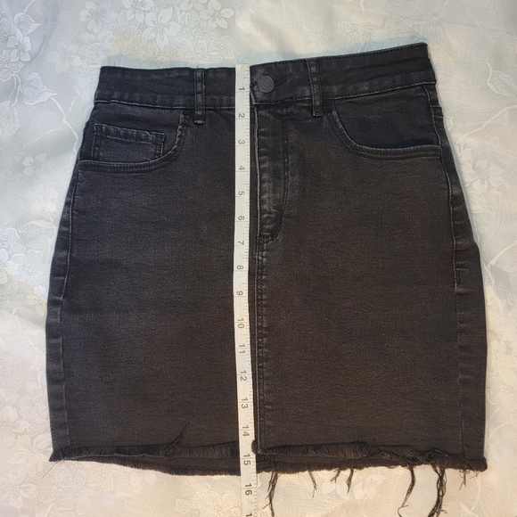 BLACK denim mini skirt- Garage- size small - Picture 5 of 5